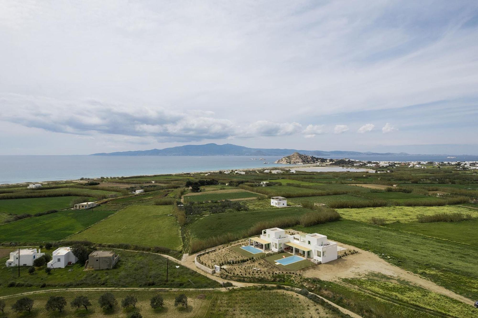 Plioni Villas & Suites Mikri Vigla Room photo